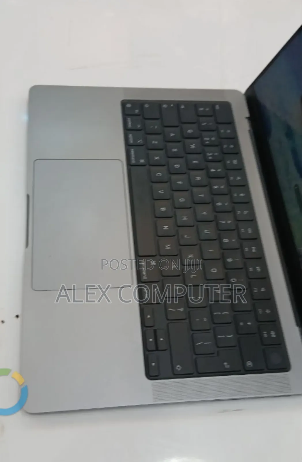 New Laptop Apple MacBook Pro M1 16GB Apple M1 Pro SSD 512GB