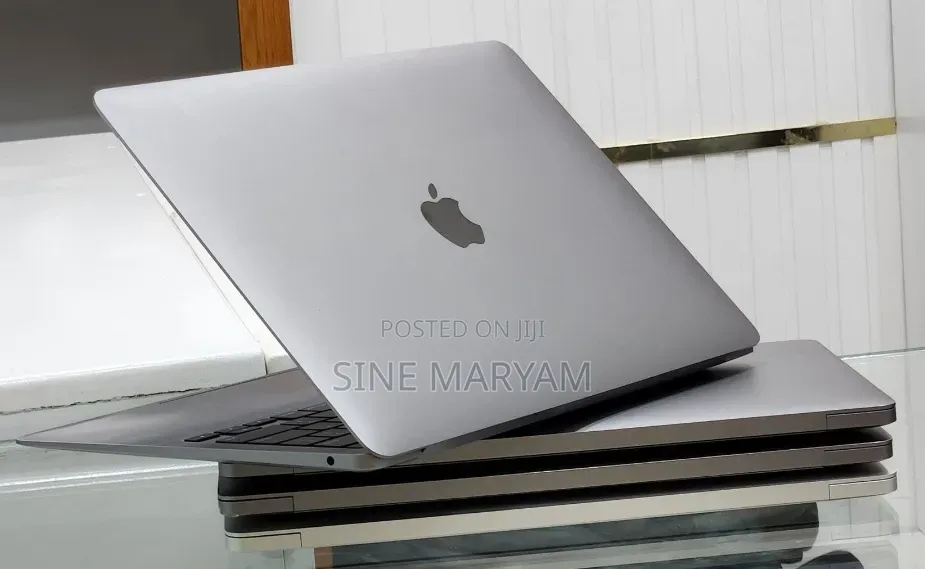 New Laptop Apple MacBook Air 2020 M1 8GB Apple M1 SSD 256GB