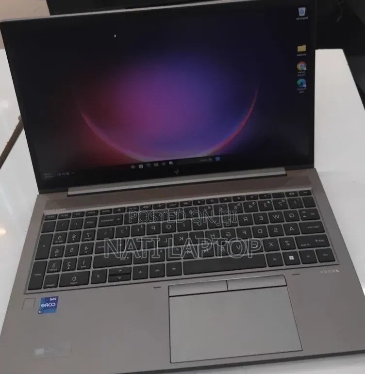 New Laptop HP ZBook Firefly G8 16GB Intel Core i7 SSD 512GB