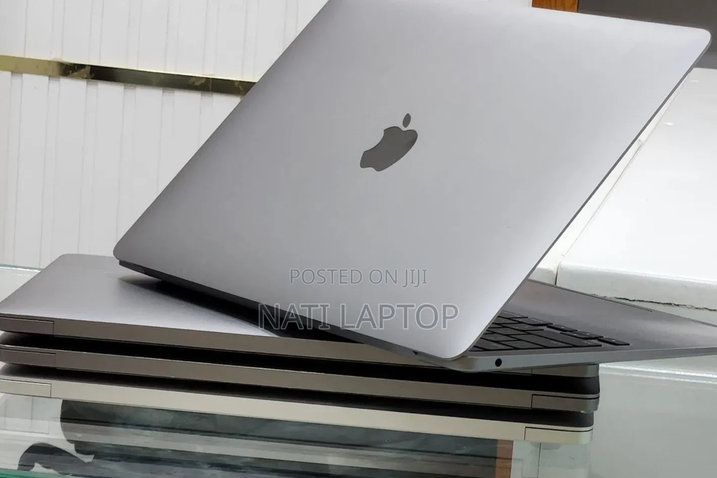 New Laptop Apple MacBook Air 2020 M1 8GB Apple M1 SSD 256GB