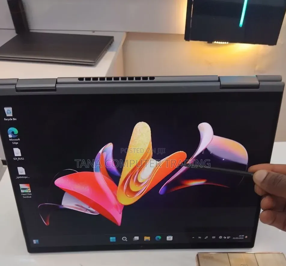New Laptop Lenovo ThinkPad Yoga 16GB Intel Core i7 SSD 512GB