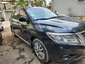 Nissan Pathfinder 2013 Black