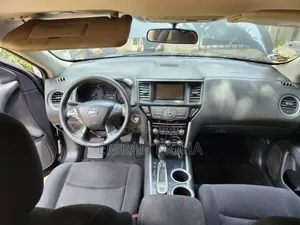 Nissan Pathfinder 2013 Black