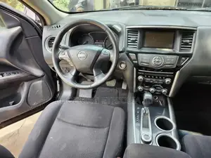 Nissan Pathfinder 2013 Black