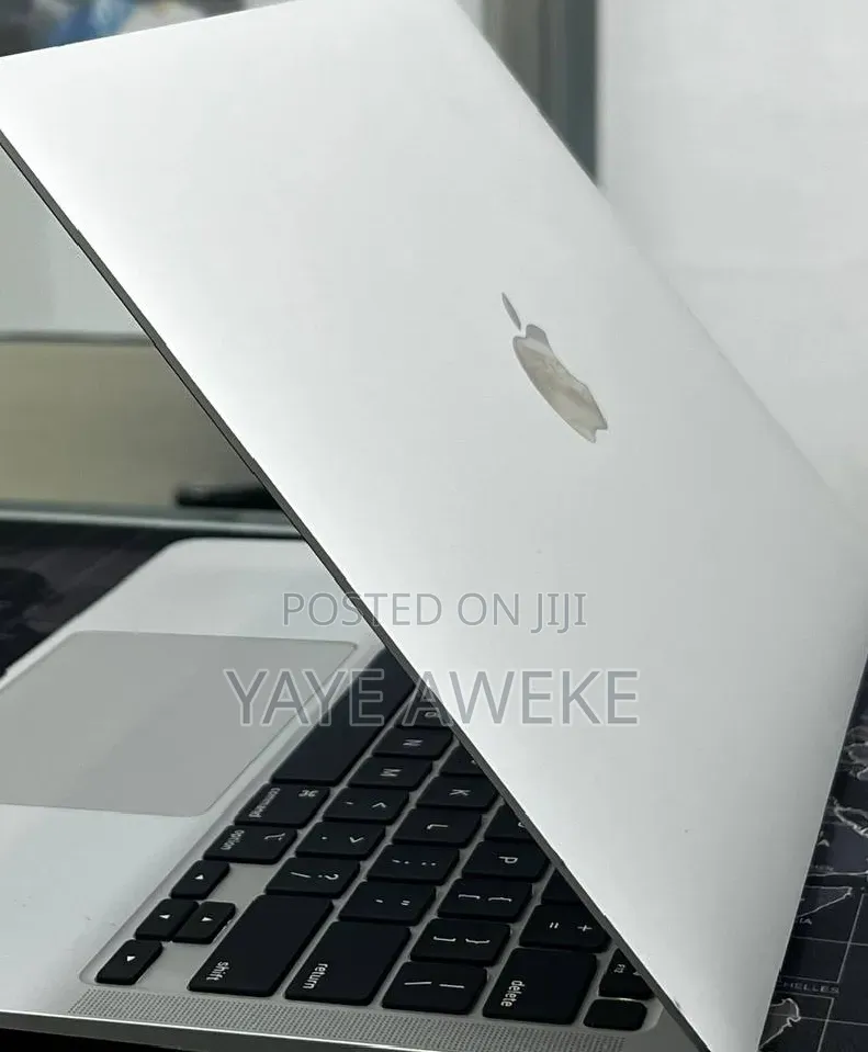 New Laptop Apple MacBook Air 2020 M1 16GB Intel Core i7 SSD 512GB