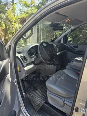 Hyundai H1 2021 Silver