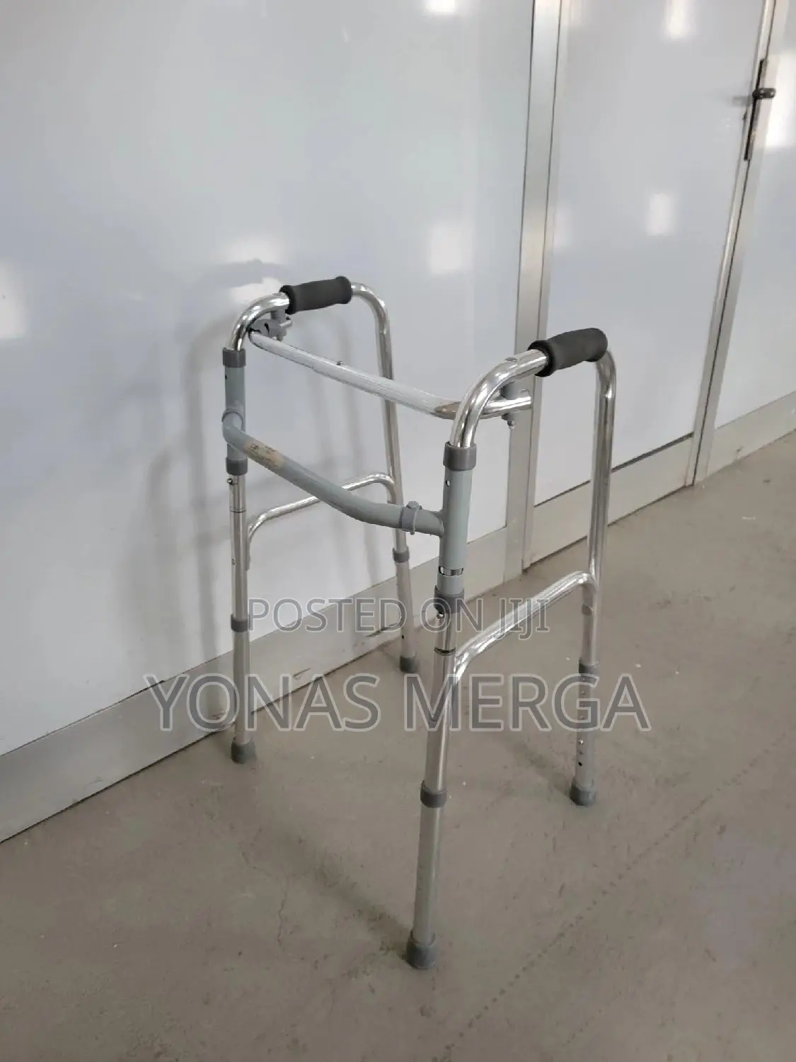 Walking Frame甴曰 Is a Device That Gives Additional Support to Maintain