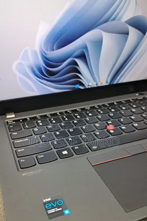 New Laptop Lenovo ThinkPad T14s G4 16GB Intel Core i5 SSD 512GB