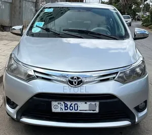Toyota Yaris 2015 Silver