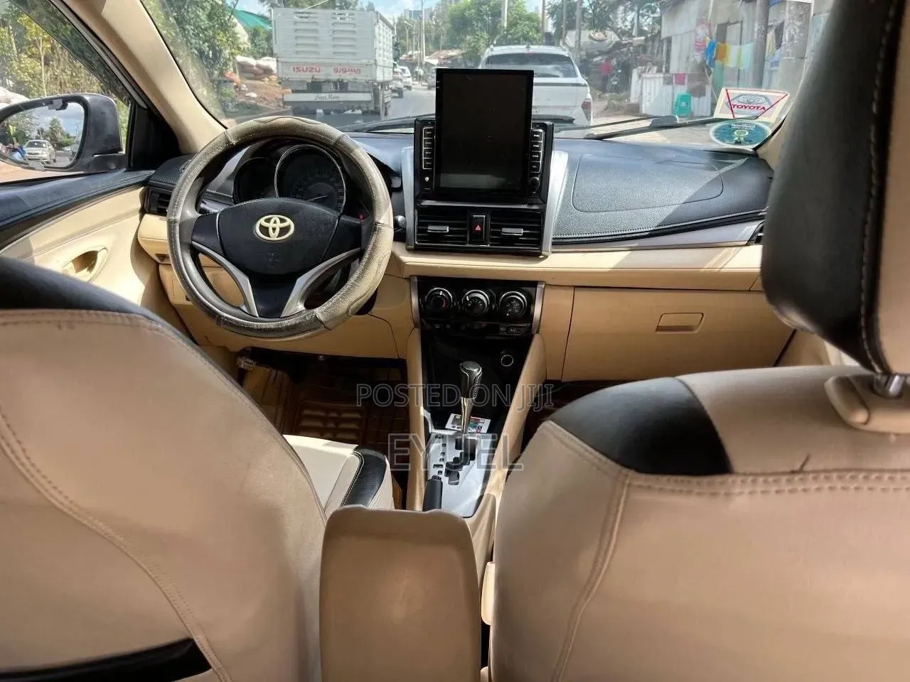 Toyota Yaris 2015 Silver
