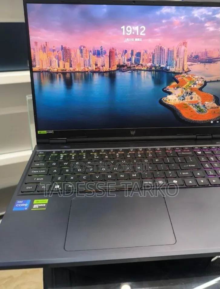 New Laptop MSI Vector 16 HX AI A2XWIG 16GB Intel Core Ultra 9 SSD 1T