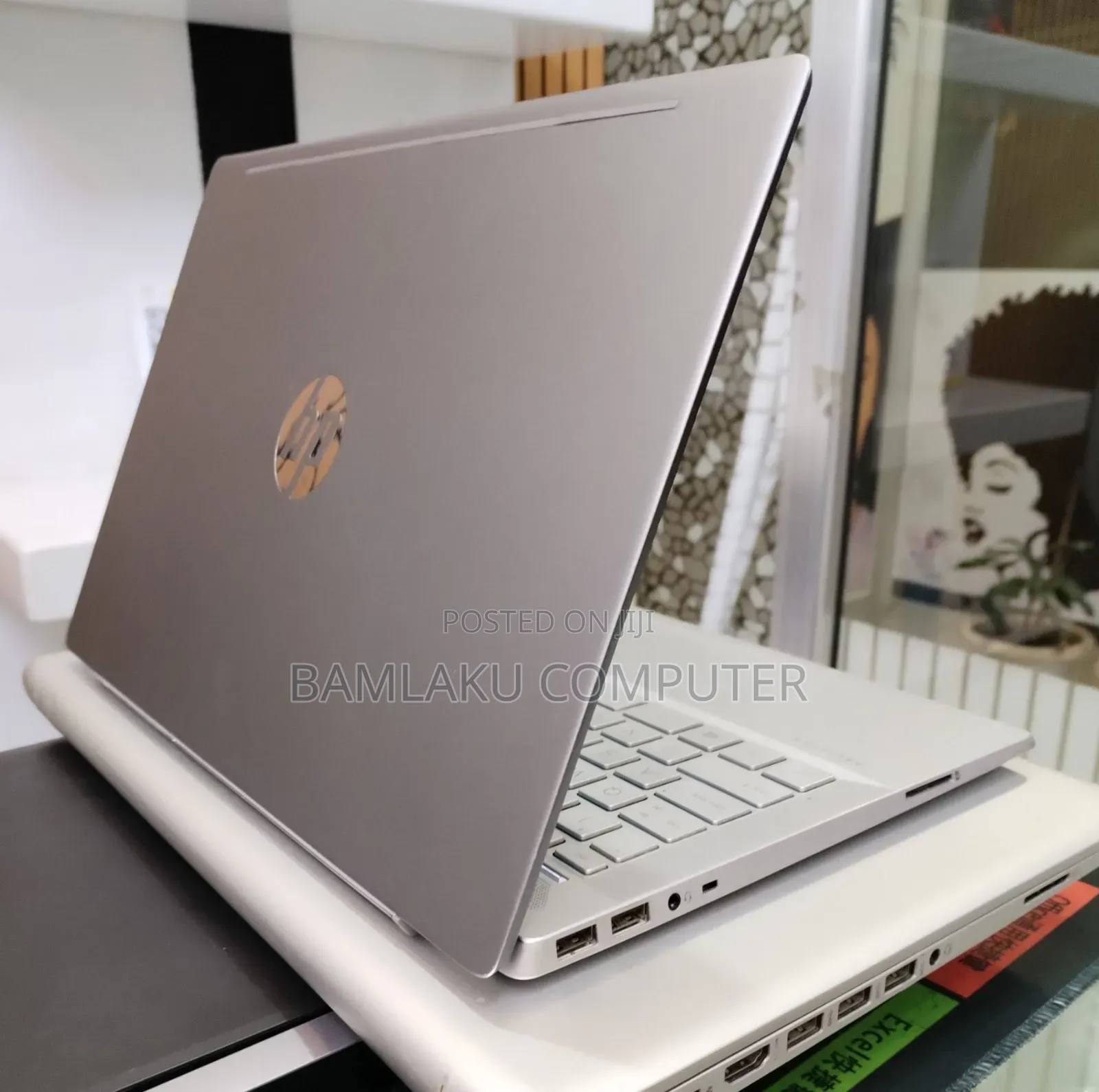 New Laptop HP Pavilion 14 8GB Intel Core i5 SSD 256GB