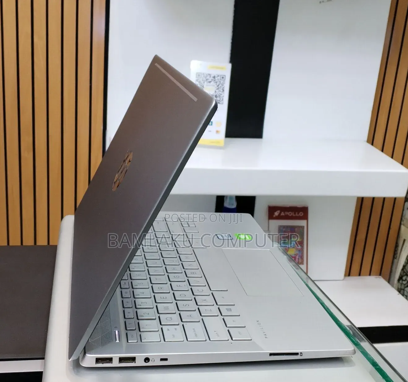 New Laptop HP Pavilion 14 8GB Intel Core i5 SSD 256GB