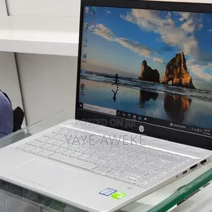 New Laptop HP Pavilion 14 8GB Intel Core i5 SSD 256GB