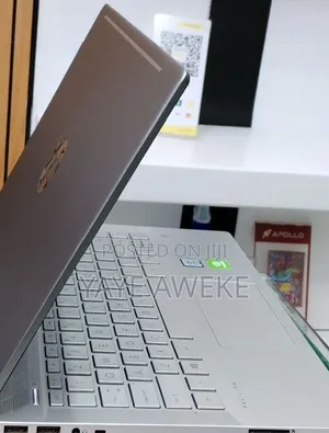 New Laptop HP Pavilion 14 8GB Intel Core i5 SSD 256GB