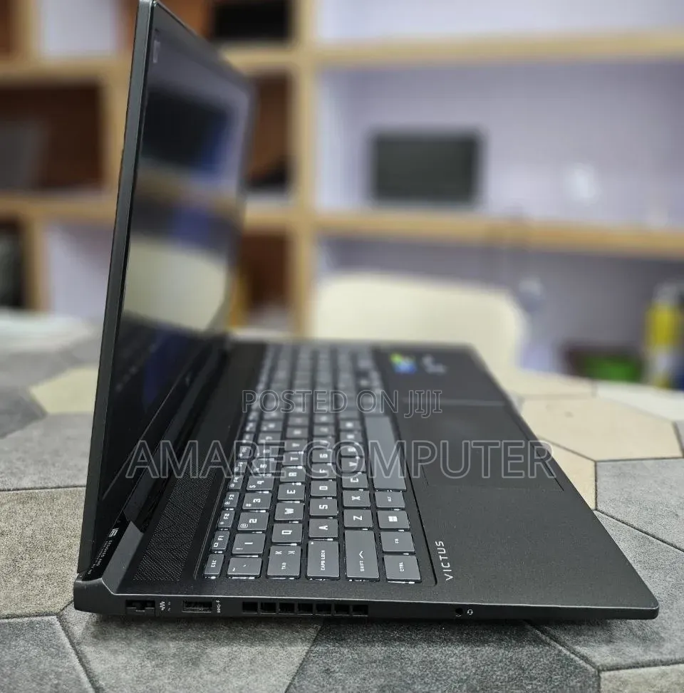 New Laptop HP Victus 16 16GB Intel Core i7 SSD 1T