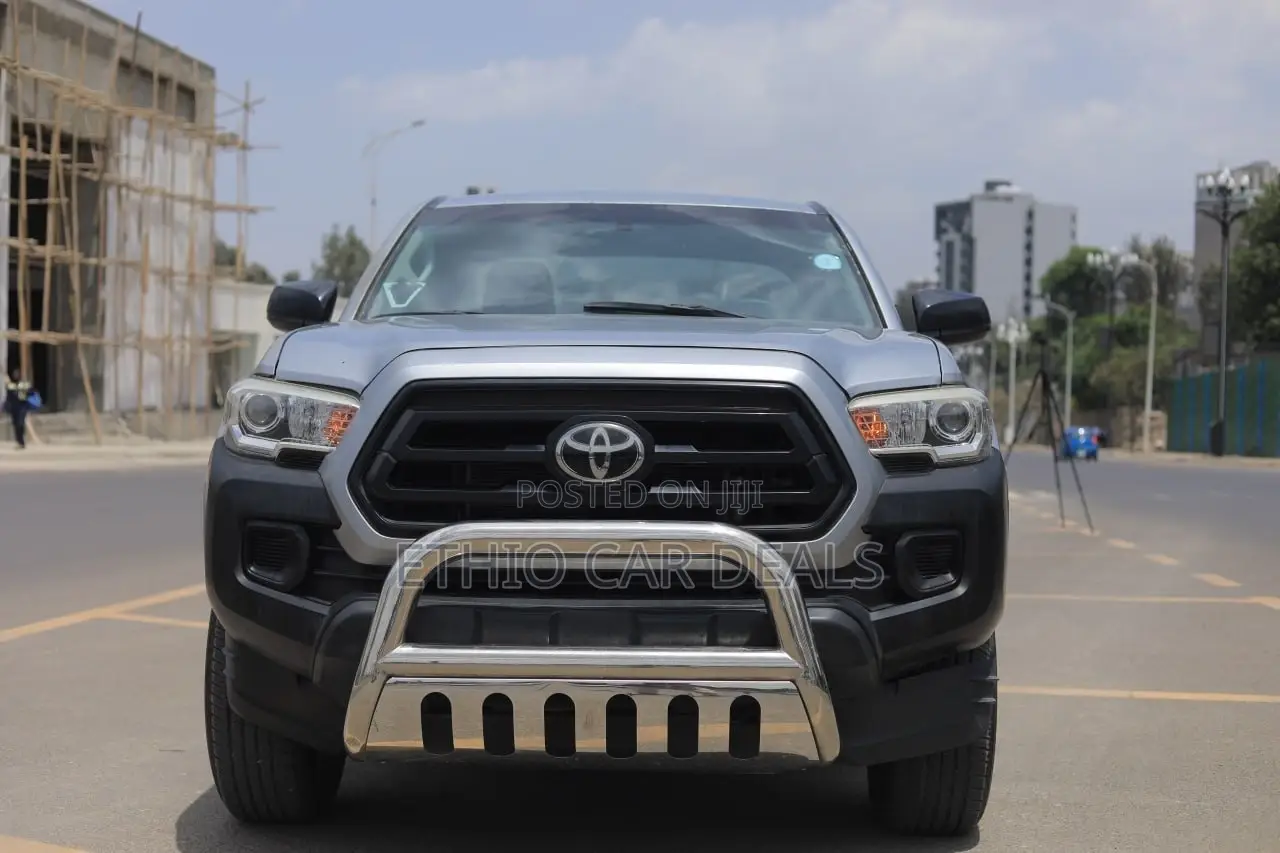 Toyota Tacoma 2020 Silver