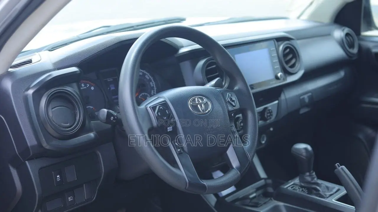 Toyota Tacoma 2020 Silver