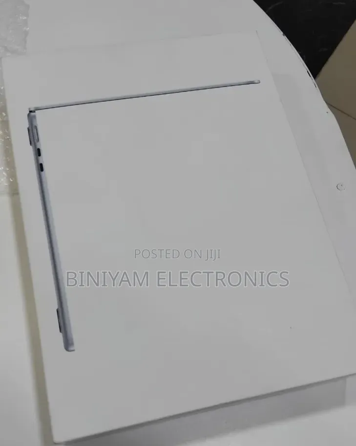 New Laptop Apple MacBook Air 2026 M5 13-inch 16GB Apple M5 SSD 512GB