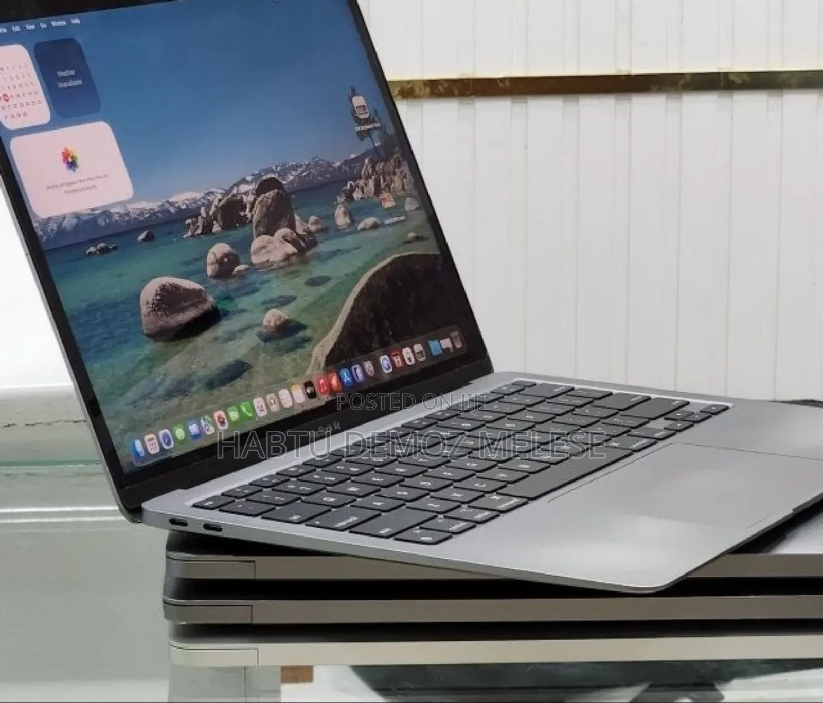 New Laptop Apple MacBook Air 2020 M1 8GB Intel Core i7 SSD 256GB