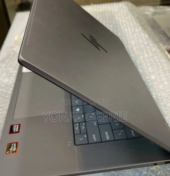 New Laptop HP 16GB AMD Ryzen 5 SSD 512GB