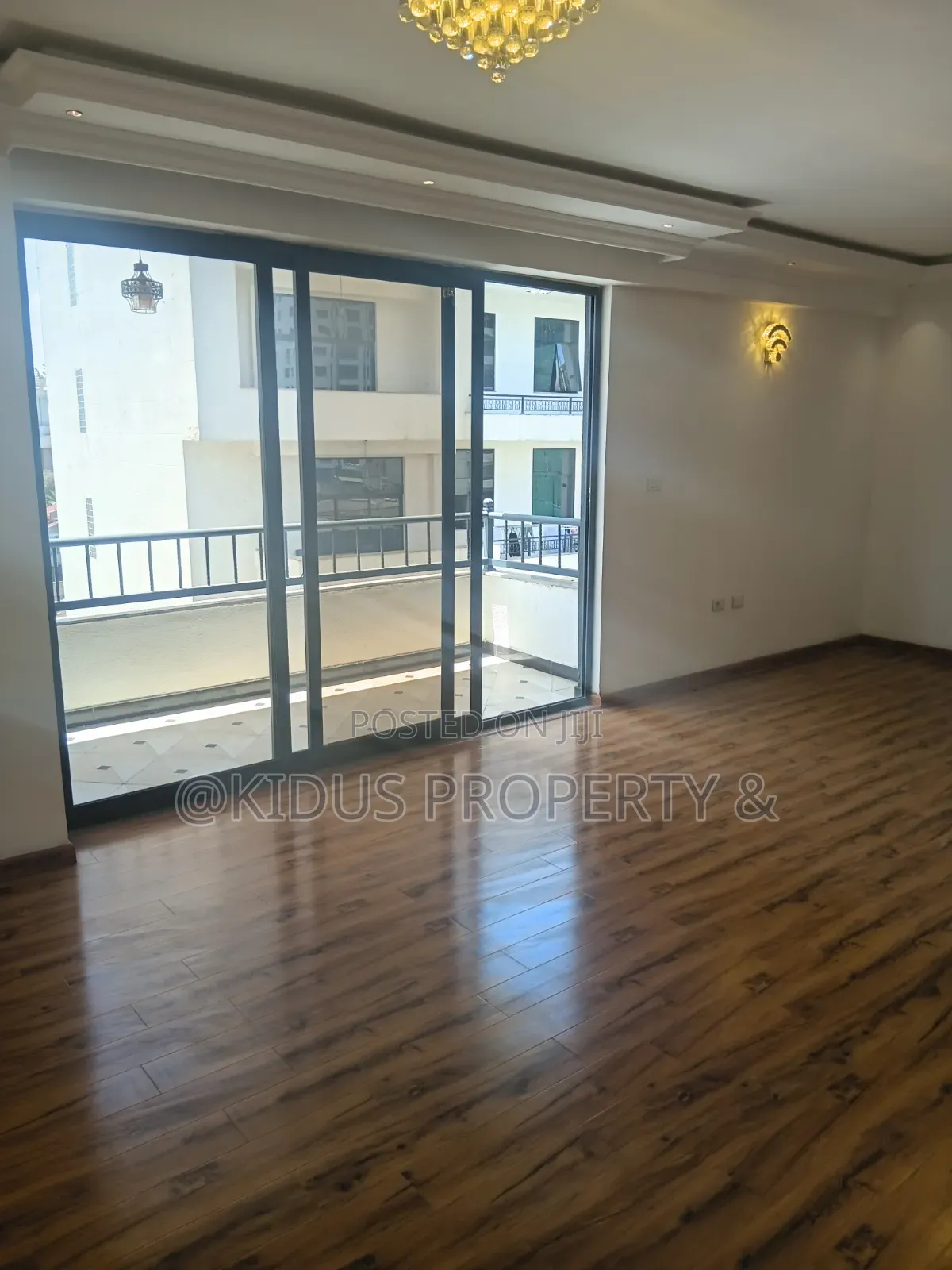 3bdrm Apartment in Lafto Mall Au for rent
