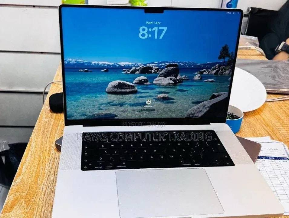 New Laptop Apple MacBook Pro M1 32GB Apple M1 SSD 1T