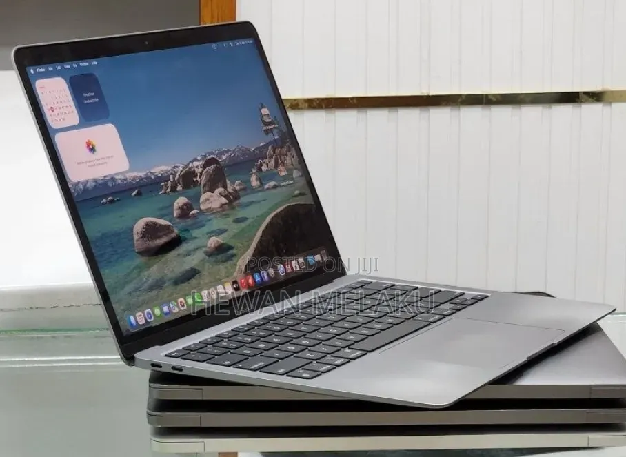 New Laptop Apple MacBook Air 2020 M1 8GB Apple M1 SSD 256GB