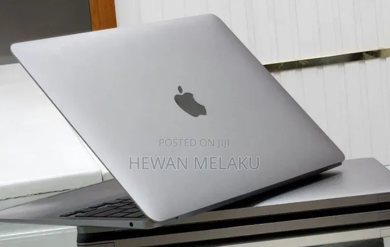 New Laptop Apple MacBook Air 2020 M1 8GB Apple M1 SSD 256GB