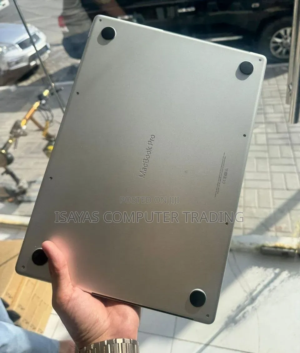New Laptop Apple MacBook Pro M1 32GB Apple M1 SSD 1T