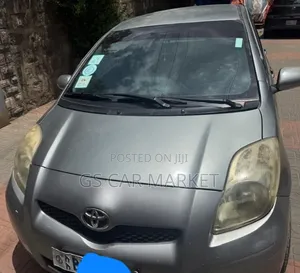 Toyota Yaris 2010 Gray