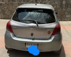 Toyota Yaris 2010 Gray
