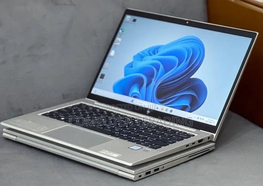 New Laptop HP EliteBook 830 G8 16GB Intel Core i7 SSD 512GB