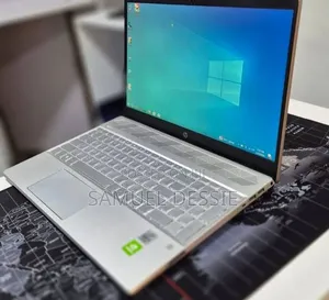 New Laptop HP Pavilion 15 8GB Intel Core i5 SSD 256GB