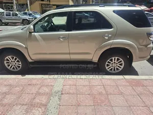 Toyota Fortuner 2012 Beige