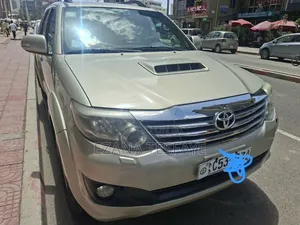 Toyota Fortuner 2012 Beige