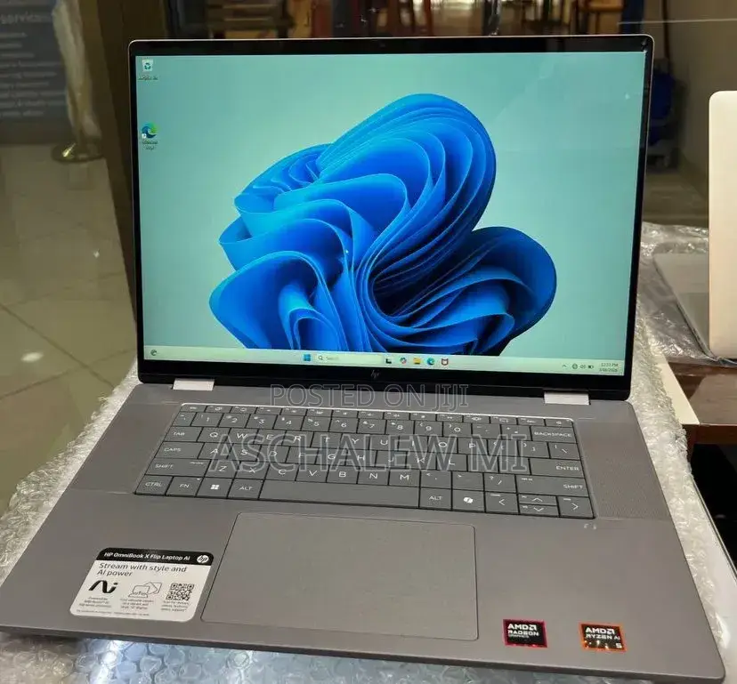 New Laptop HP OmniBook 5 14" 16GB AMD Ryzen 5 SSD 512GB
