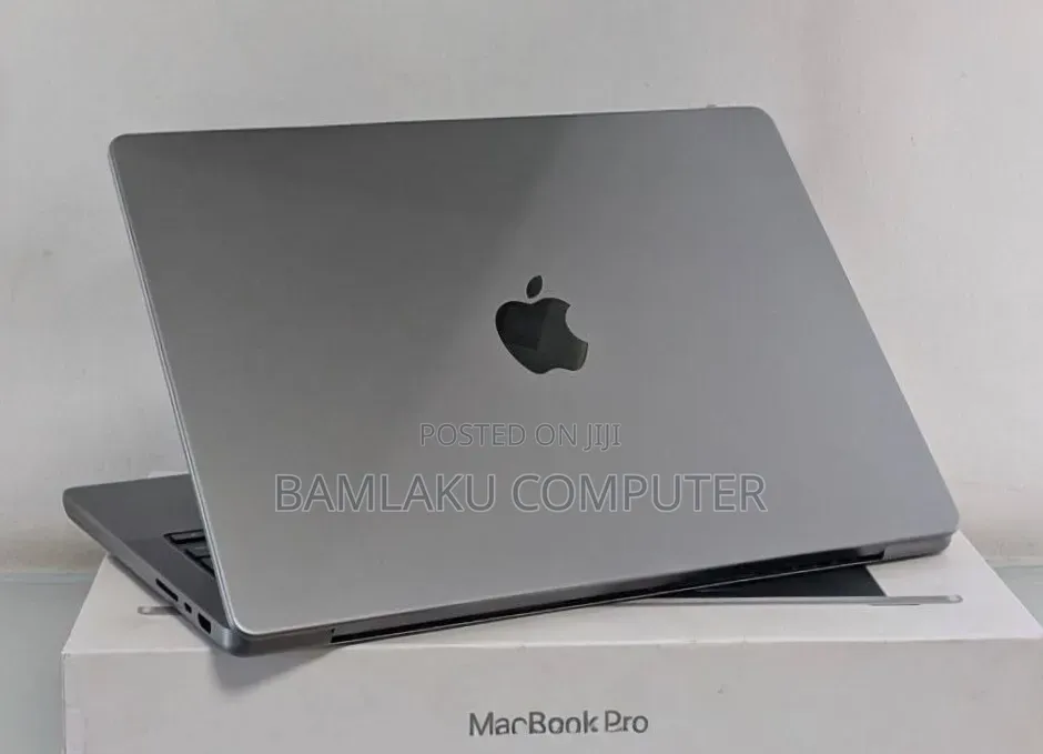 New Laptop Apple MacBook Pro 2022 M2 16GB Apple M2 SSD 512GB