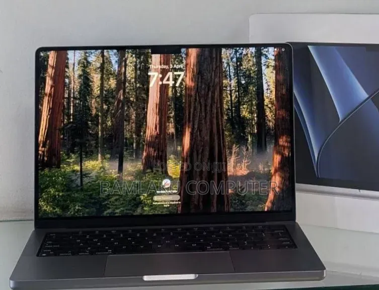 New Laptop Apple MacBook Pro 2022 M2 16GB Apple M2 SSD 512GB