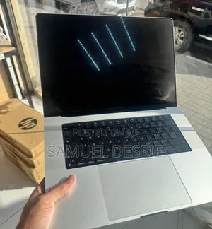 New Laptop Apple MacBook Pro 2021 M1 32GB Apple M1 Max SSD 1T