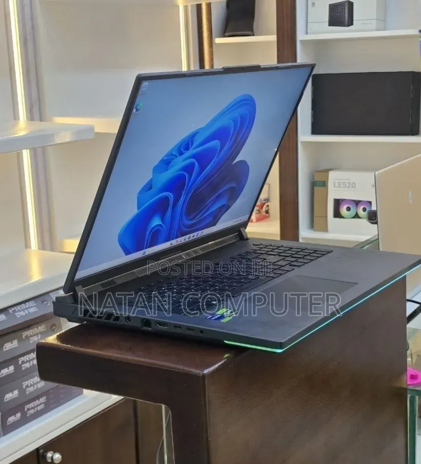 New Laptop Asus ROG Strix G17 32GB Intel Core i9 SSD 2T