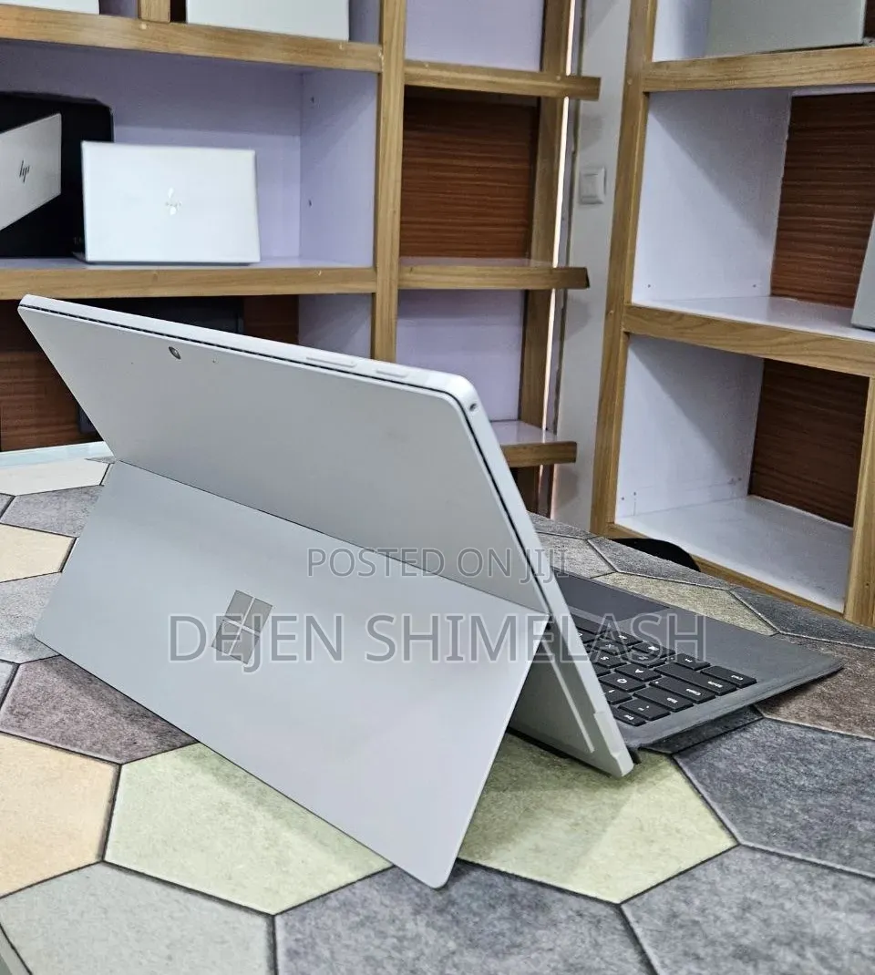 New Laptop Microsoft Surface Pro 16GB Intel Core i7 SSD 512GB