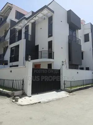 7bdrm Townhouse / Terrace in Lebu Medhaniyaleme, Nifas Silk-Lafto