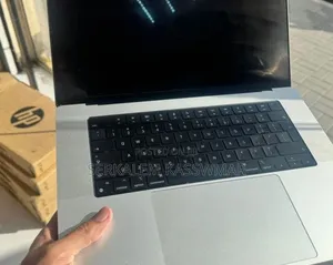 New Laptop Apple MacBook Pro M1 32GB Apple M1 SSD 1T