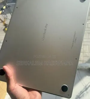 New Laptop Apple MacBook Pro M1 32GB Apple M1 SSD 1T