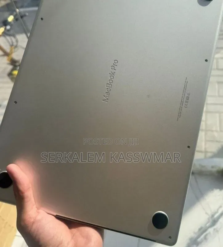 New Laptop Apple MacBook Pro M1 32GB Apple M1 SSD 1T
