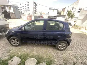 Toyota Vitz 2000 Blue