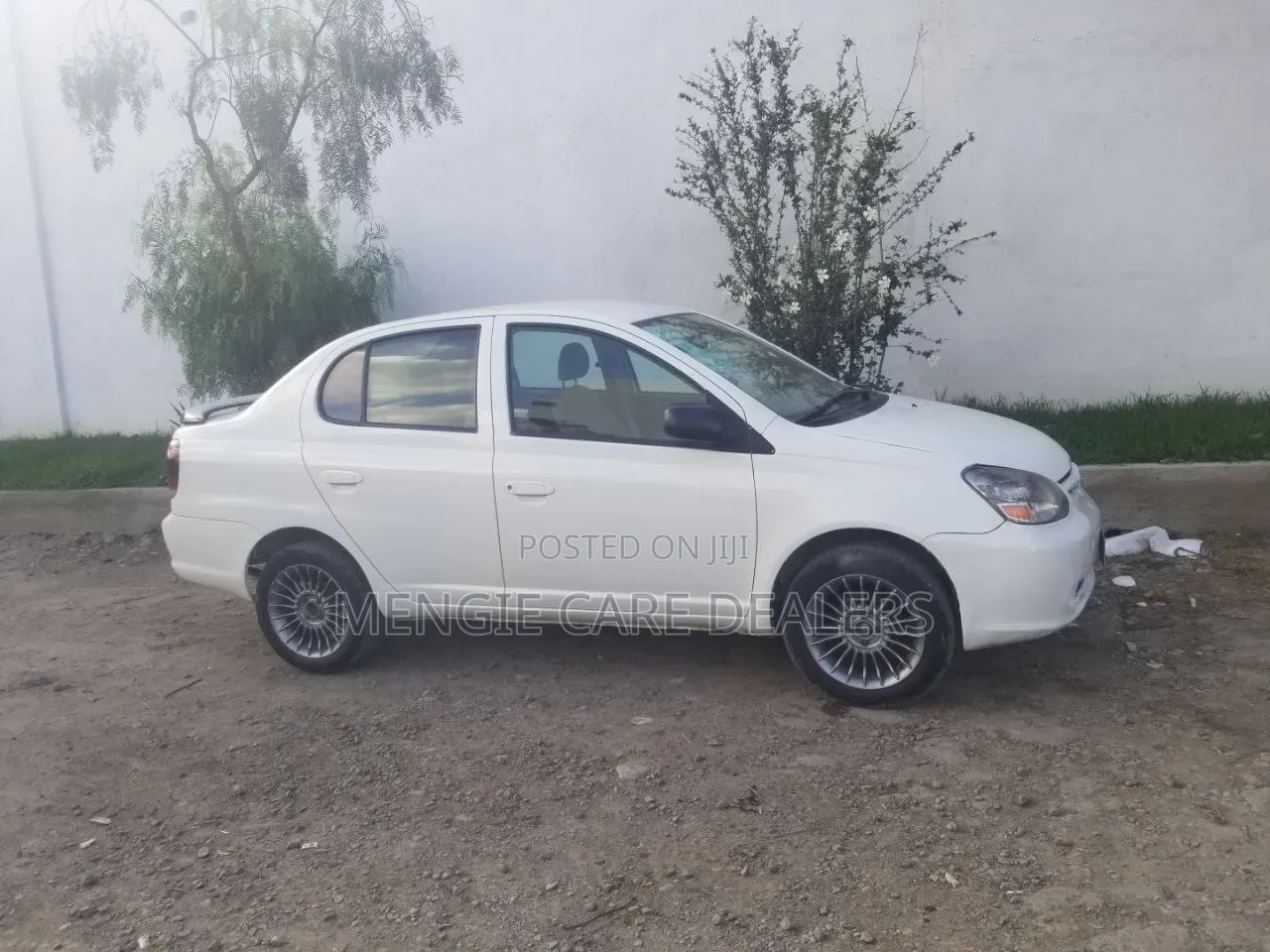 Toyota Platz 2005 White