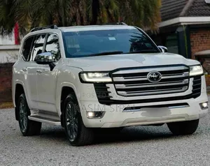 Toyota Land Cruiser 3.5 V6 2022 White