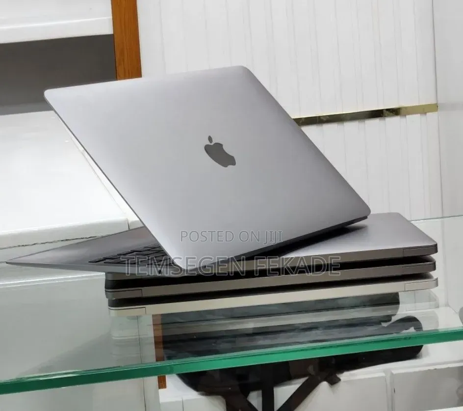 New Laptop Apple MacBook Air 2020 M1 8GB Apple M1 SSD 256GB